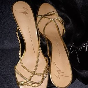 Gold ladies evening dress shoes